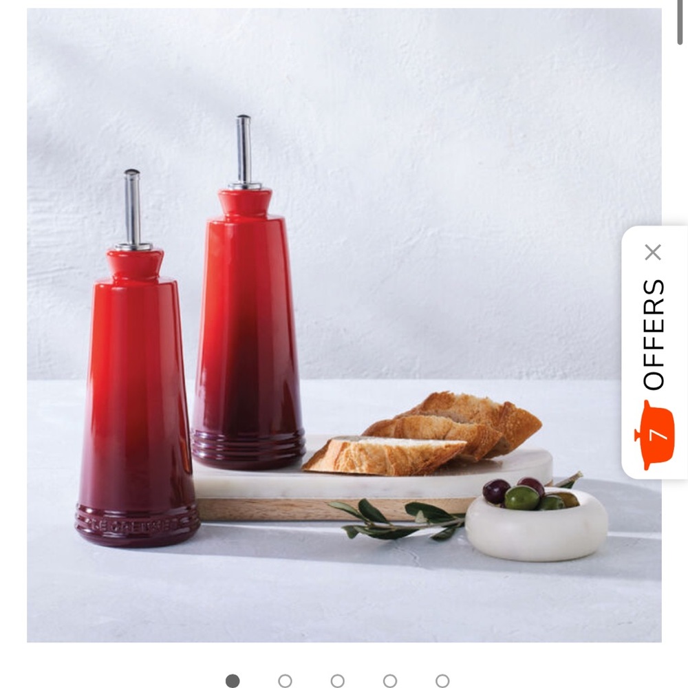 Le Creuset Signature Oil & vinegar set in cerise